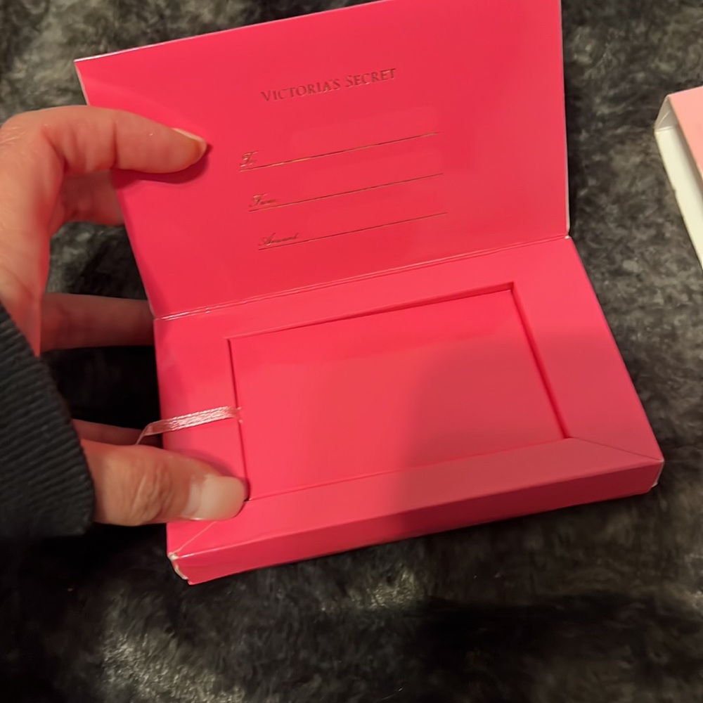 Victoria Secret Gift Card Case - Picture 3 of 3